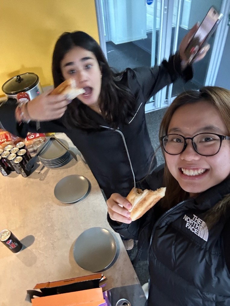 EDU壹教育學員Mandy與杜倫大學的朋友