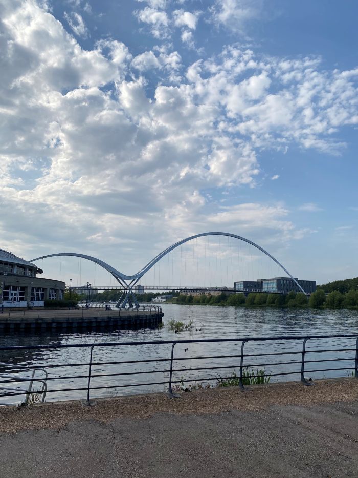 Durham ISC校區河畔風景